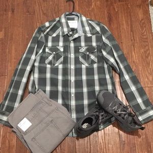American Eagle Men’s Stripped Button Down